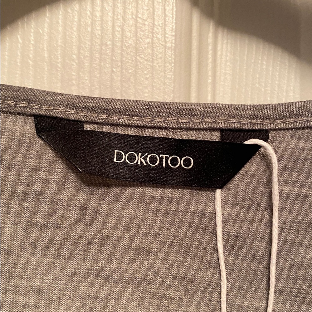 Dokotoo Gray Women's Top with Ruffle Sleeves…size XL - Picture 4 of 5